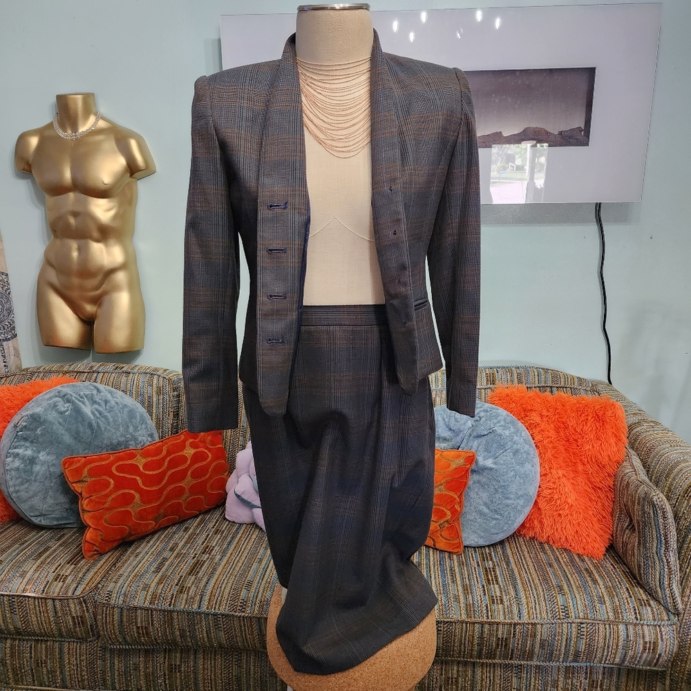 Sweet Suits Women's Vintage 80’s Plaid 2 Pc Pleated Skirt & Jacket Suit Size 6.